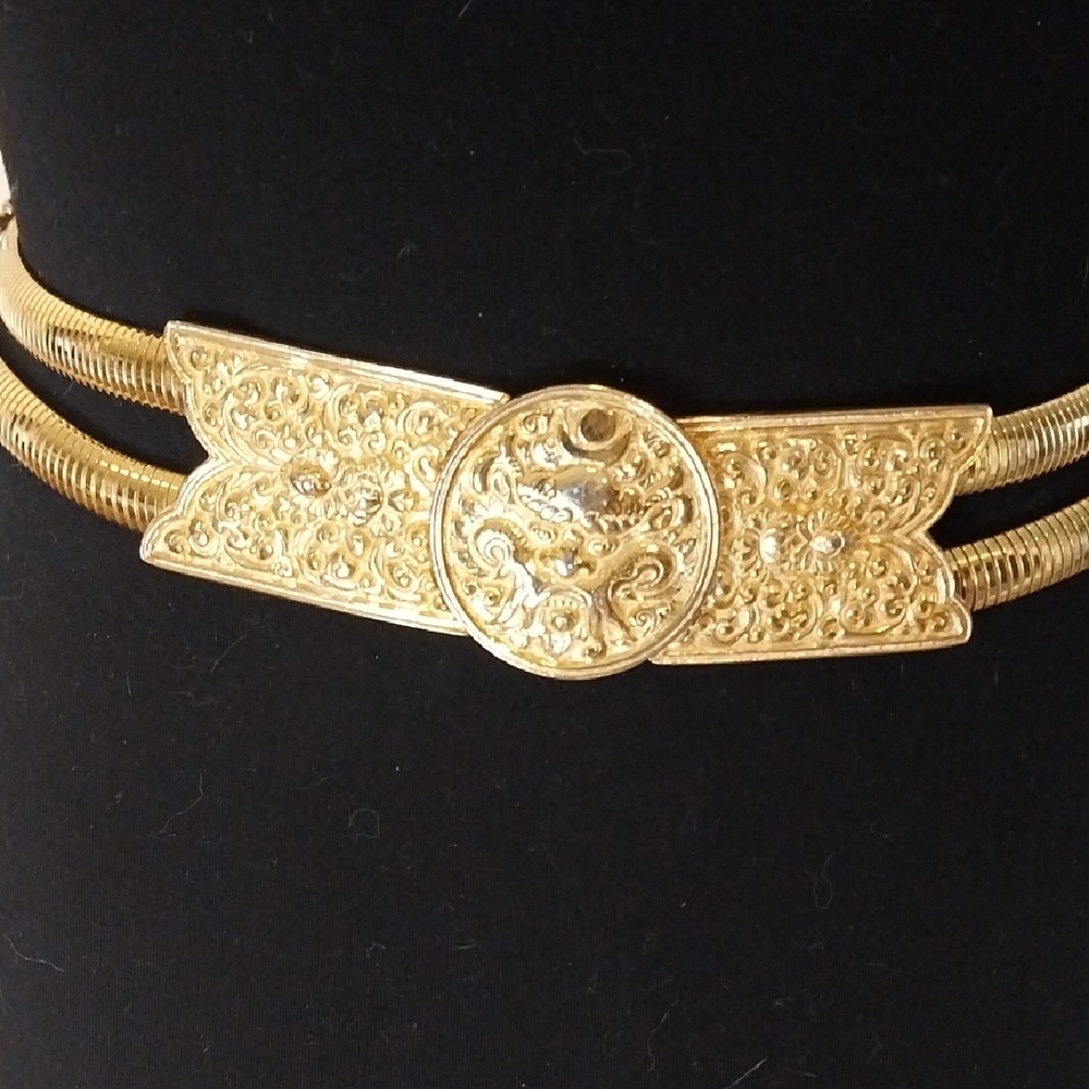 Judith Leiber Gold Toned Ornate Belt 28"-32" Waist